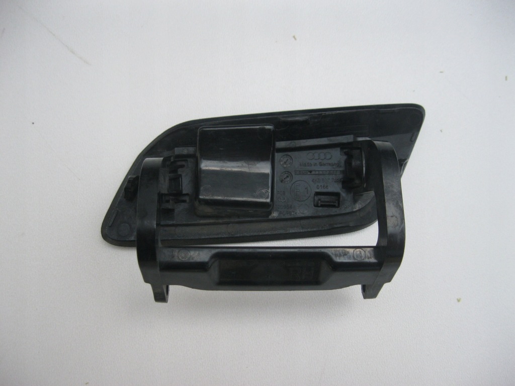 фото №2, Заглушка правая распылителя audi a6 c8 18-22