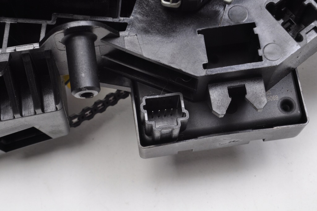 фото №10, Dacia logan mcv ii sandero ii переключатель комбинированный лента 479457095r