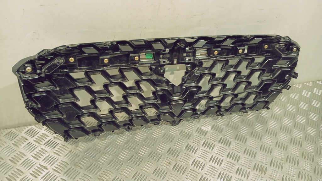 фото №13, Решётка радиатора suzuki s cross 21-26 71747-63700-ej1 оригинал bez камеры ładna