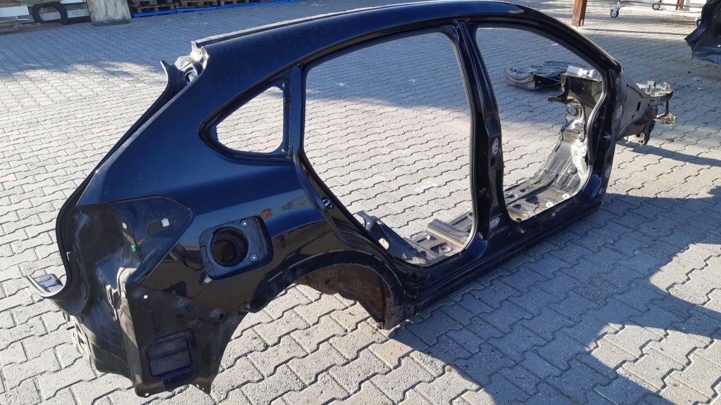 фото №1, Subaru xv i 11- четверть крыло правая задняя j32