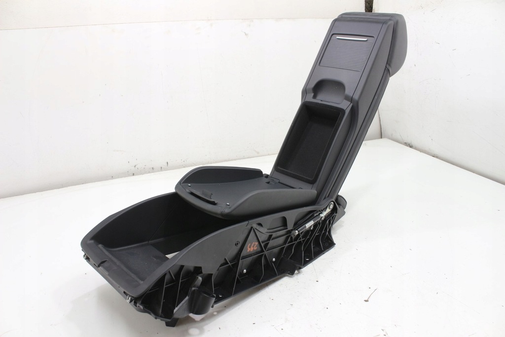 фото №13, Подлокотник бардачок задняя audi a8 d4