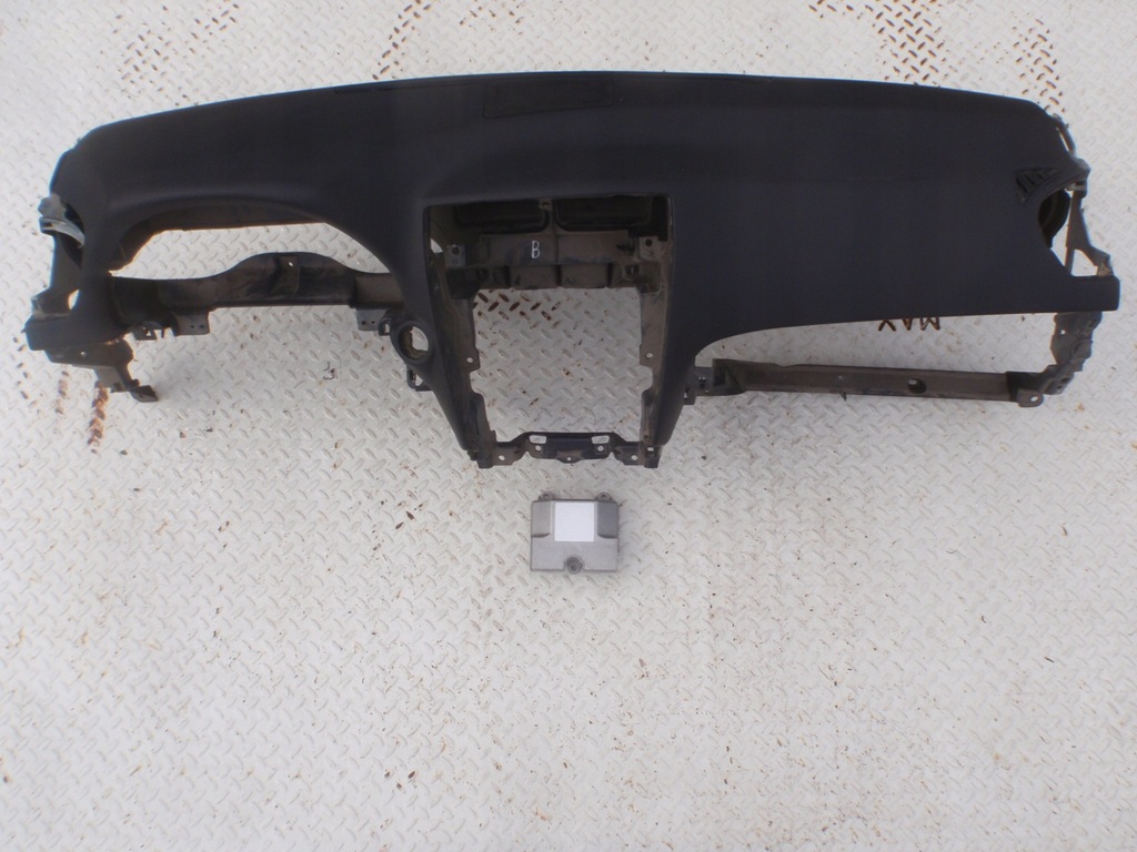 фото №5, Lexus is 200 панель приладів панель приладів консоль подушки безпеки ремені