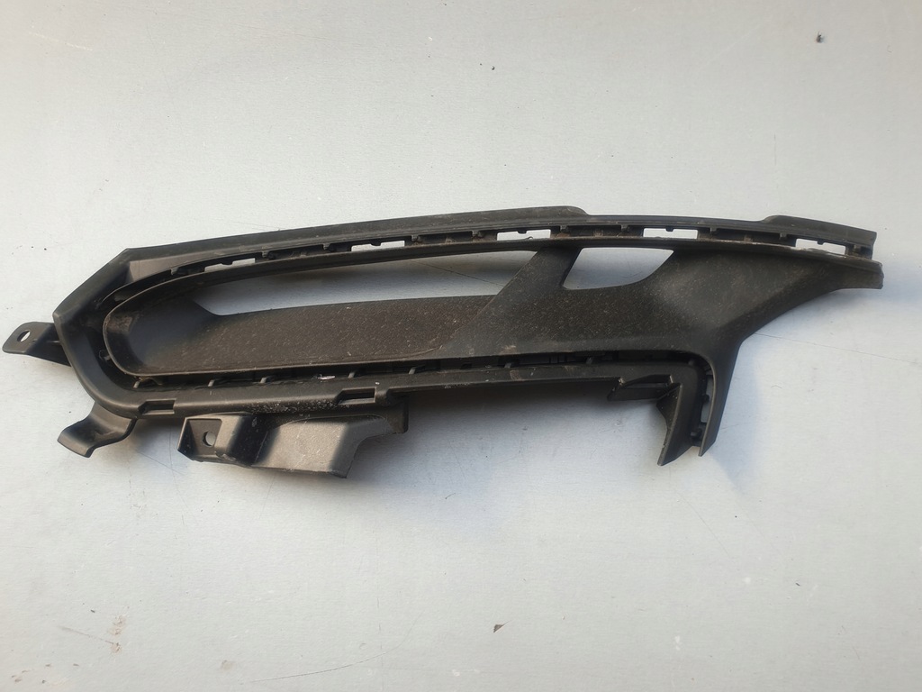 фото №1, Porsche taycan решётка радиатора решётка бампера правая