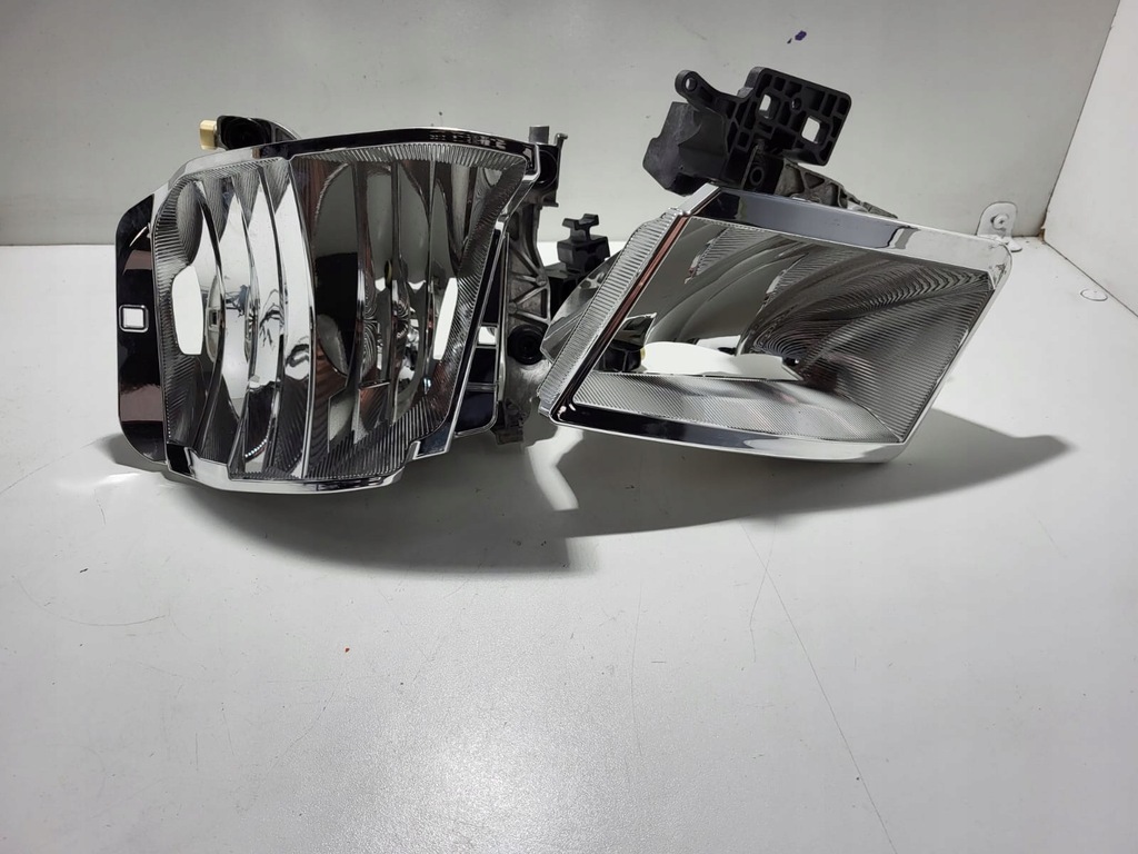 фото №1, Вкладиш відбивач лампи фара scania r s 2655848