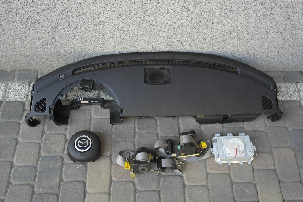 фото №1, Mazda mx5 приборная панель pulpit подушка безопасности ремни приборная панель консоль полка pas