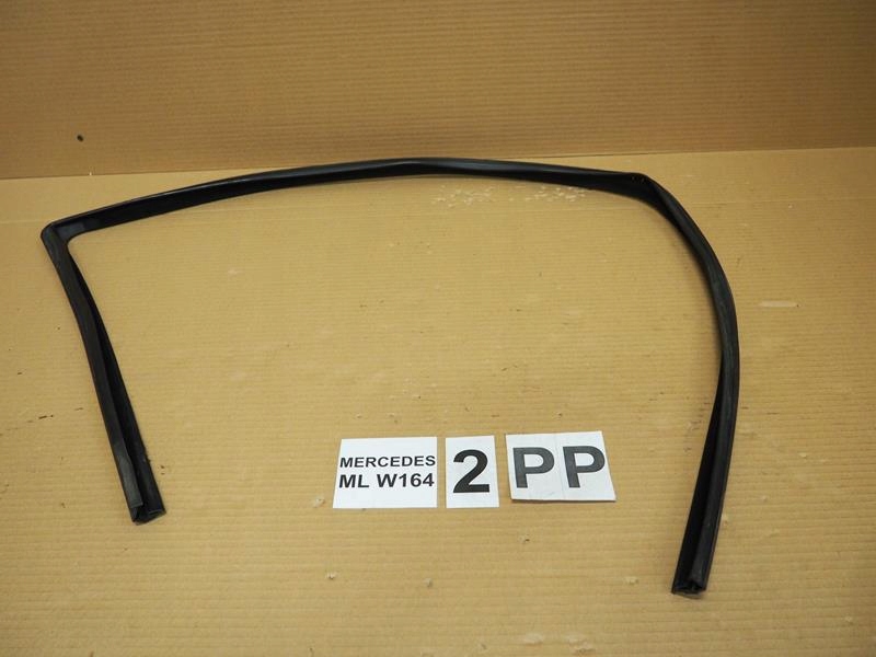 Купити Прокладка скло правих передніх mercedes ml w164