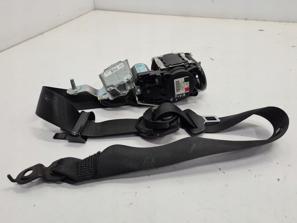 фото №1, Mercedes w212 pas безпеки лівий перед