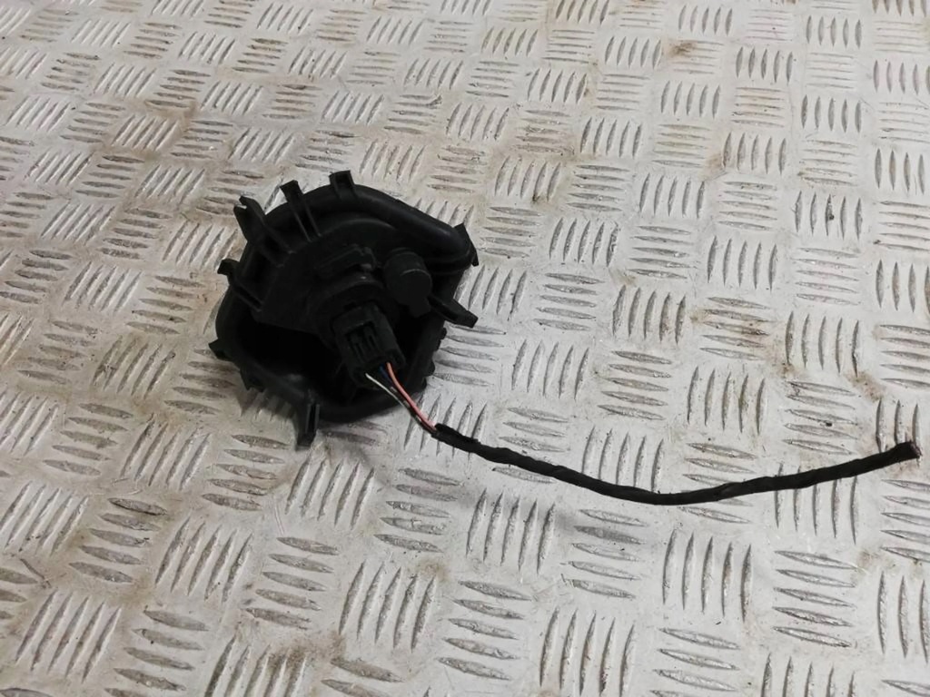 фото №1, Renault captur lift вкладыш лампа задняя правый