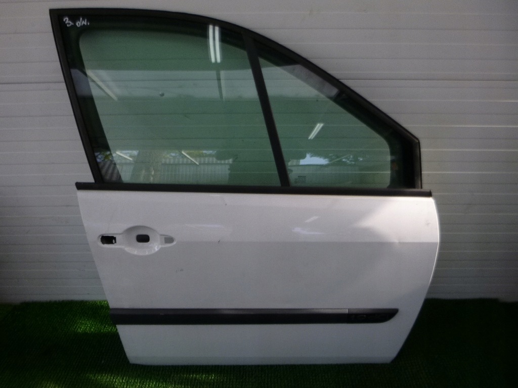 фото №1, Renault scenic ii 03- дверь передние правое перед