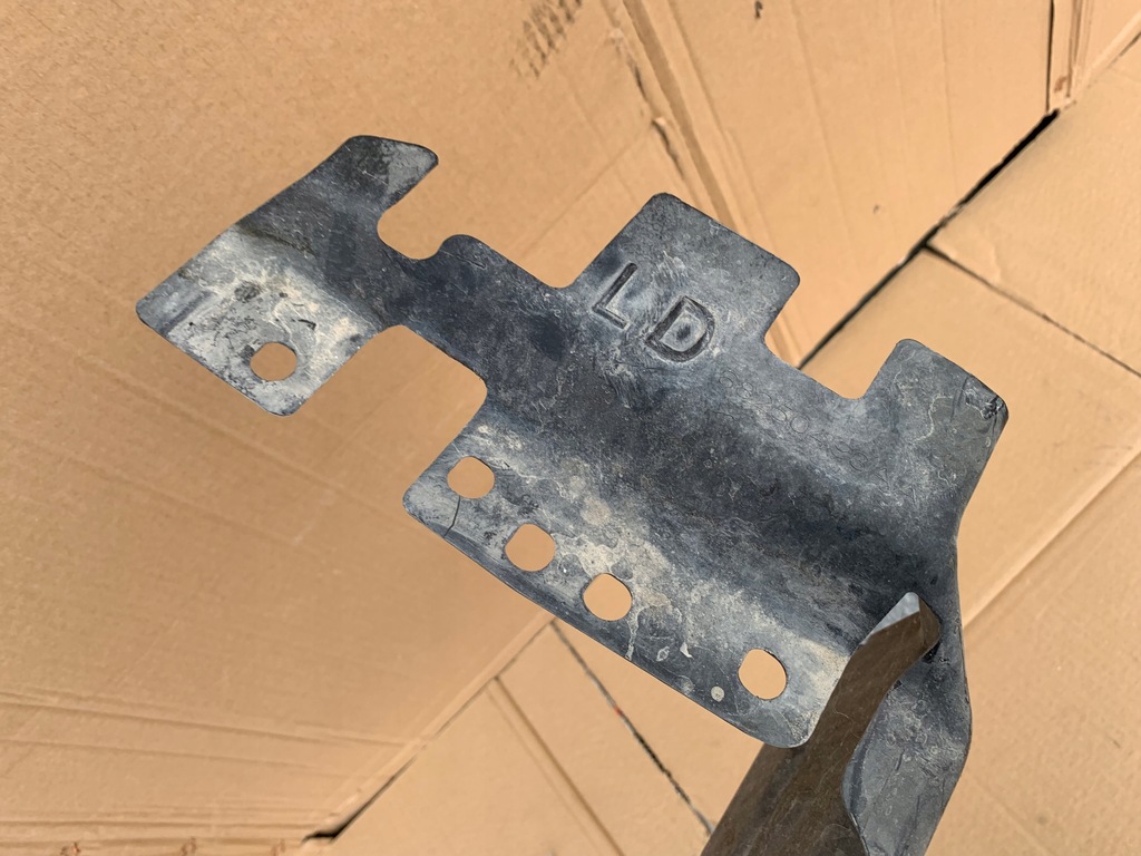 фото №5, Пластик поперечина лівий dodge charger srt 6.4 16-