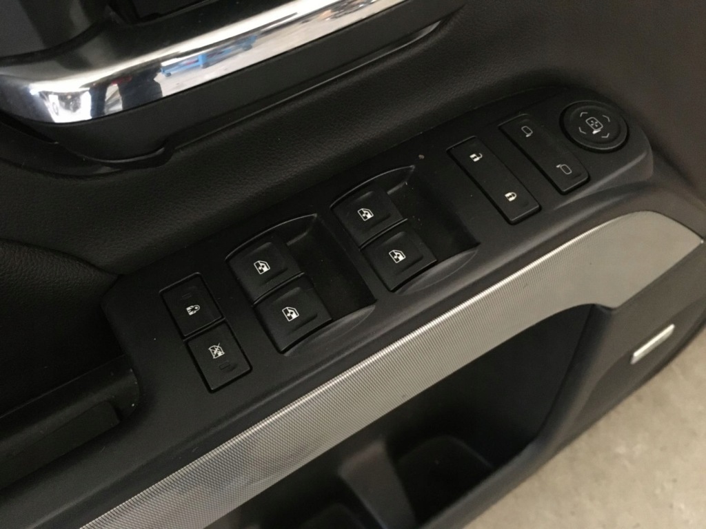 Chevrolet silverado 13-19 обшивка дверь левый перед с Разборки