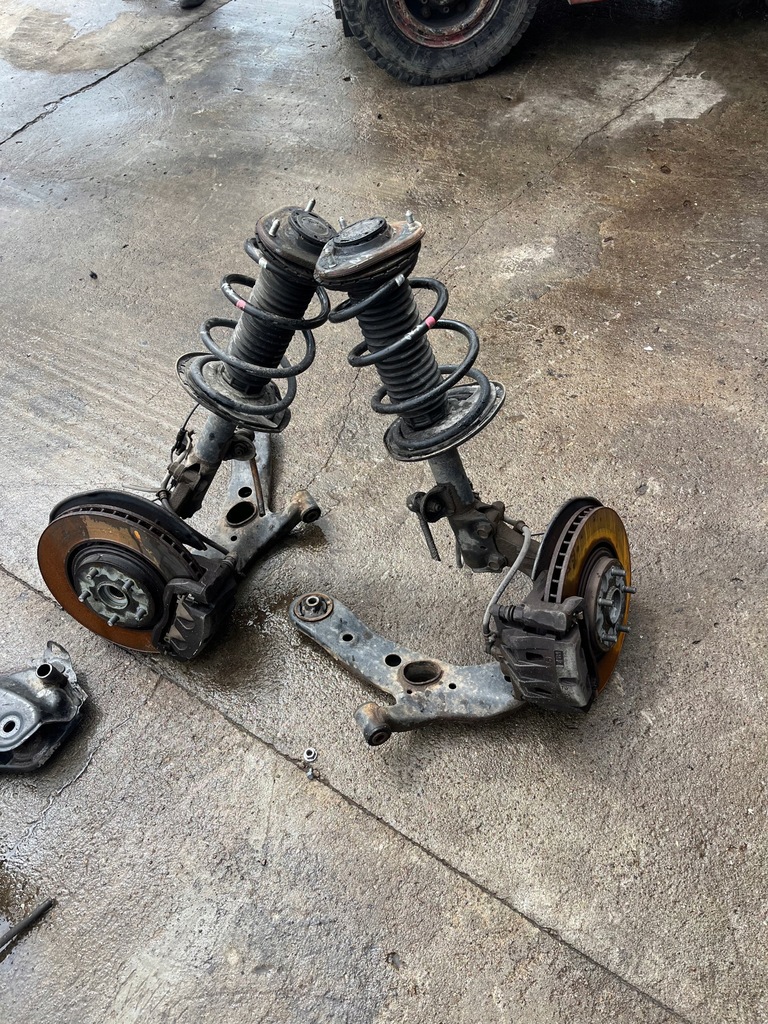 фото №1, Амортизатор лапа поворотный кулак левая lexus nx 16-21