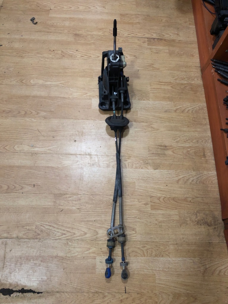 фото №1, Рычаг тросы домкрат peugeot 308 i 1.6 hdi