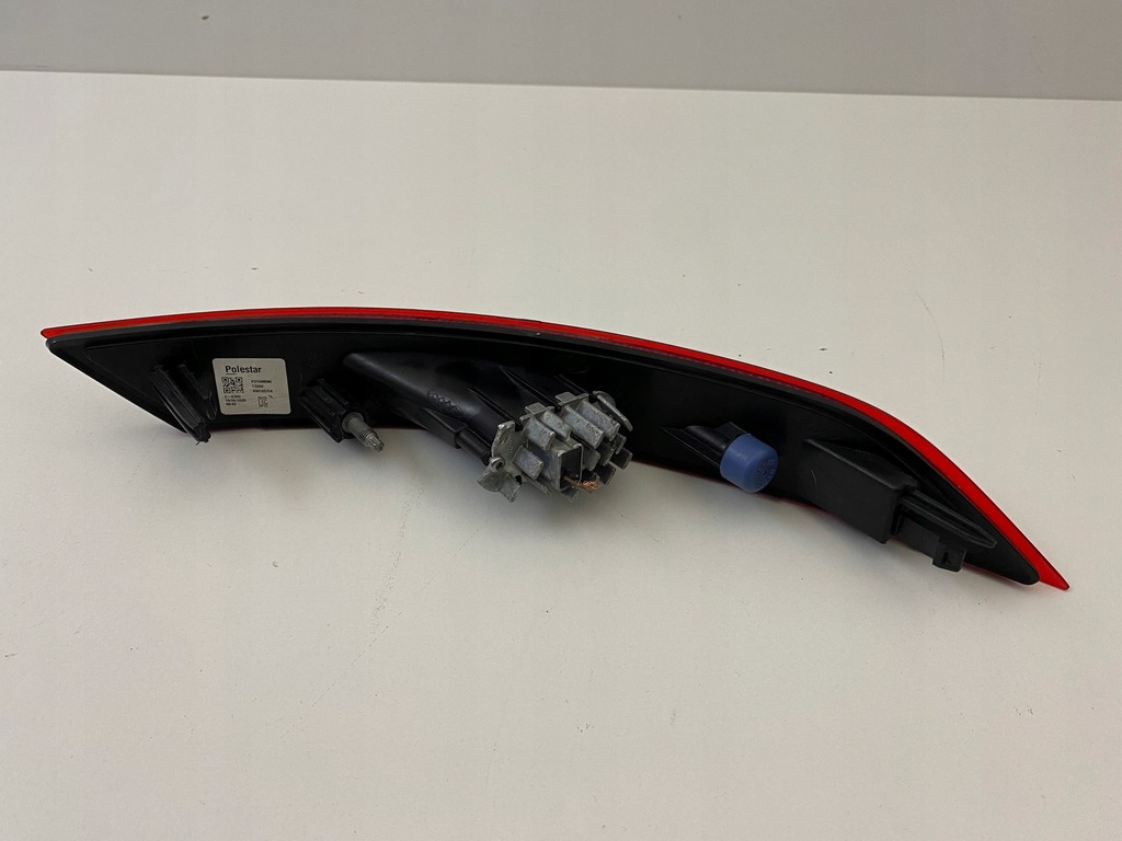 фото №4, Polestar 2 ii левый отражатель бампера задняя лампа 20-