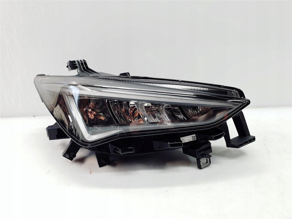 фото №1, Cupra born 10f 21r+ права лампа перед full led ory europa !!!