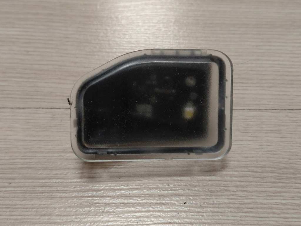 фото №1, Hyundai i30 iii od 2017r лампа led подсветка правого зеркало оригинальный номер