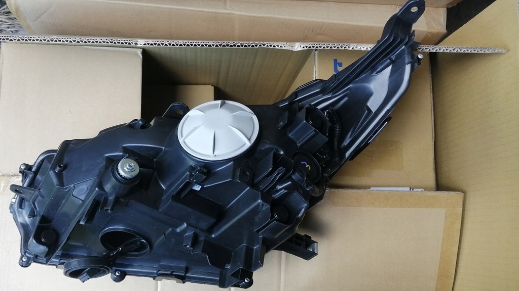 фото №2, Nowa права лампа lexus nx od 2015-