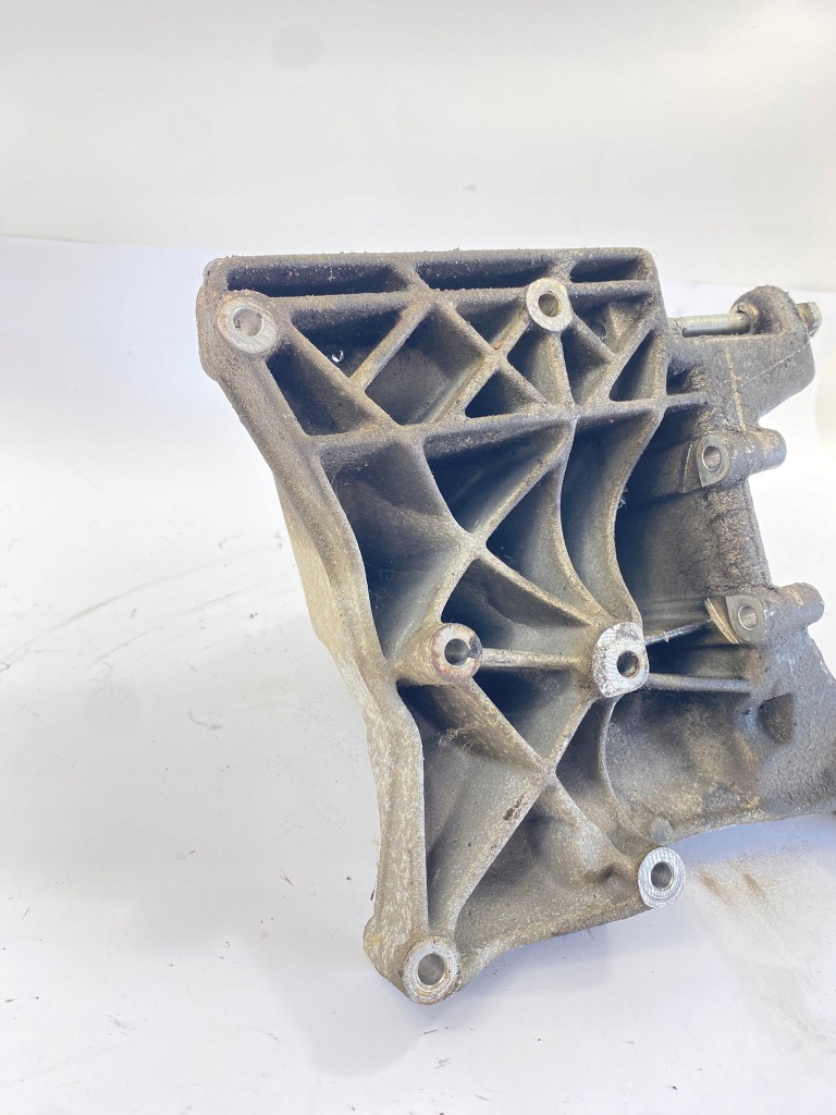 Кронштейн кронштейн кронштейн двигателя mercedes c klasa w203 2.0 200 1110960645 Цена