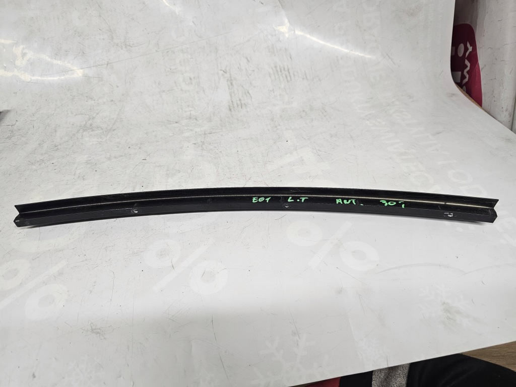 Bmw seria 5 e61 рестайлінг  08r молдинг скло двері лівий задній Зі Шроту