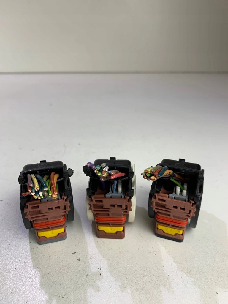 фото №6, Разъёмы штекер колодка коробка предохранителей bsm r07 peugeot 1007 207