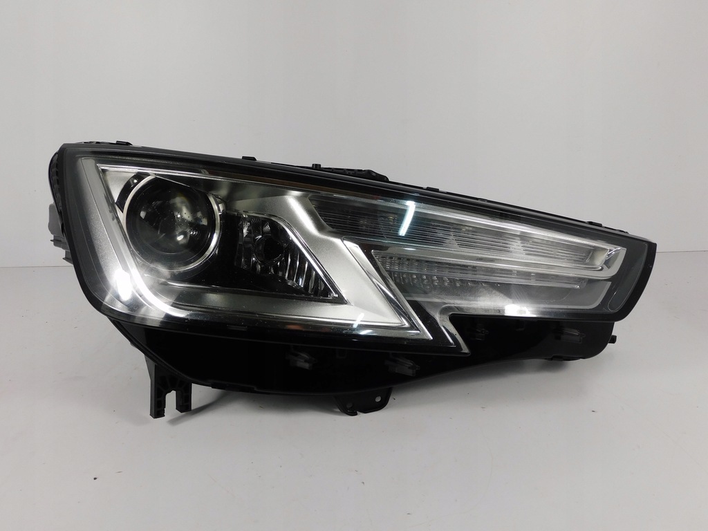 фото №1, Audi a4 b9 8w лампа правая ксенон led 8w0941006