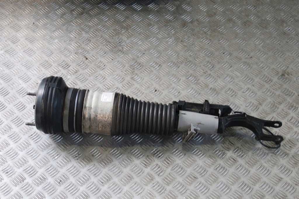 фото №1, Амортизатор левый перед mercedes s w223 4matic a2233208503