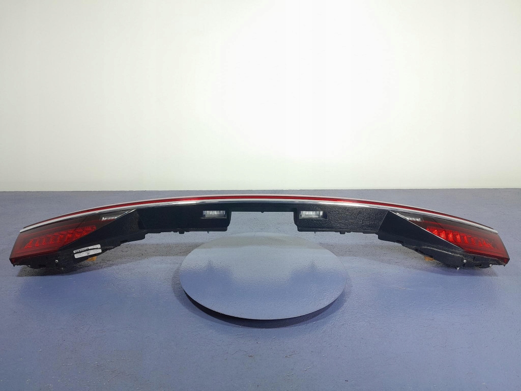 Audi a8 d5 фара накладка задний  крышки багажника led америка 4n0945095h в Украине