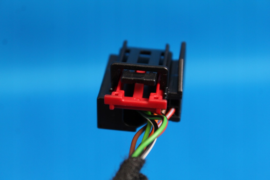 фото №13, Штекер audi a1 11- 1k0972928 оригинальный номер vag