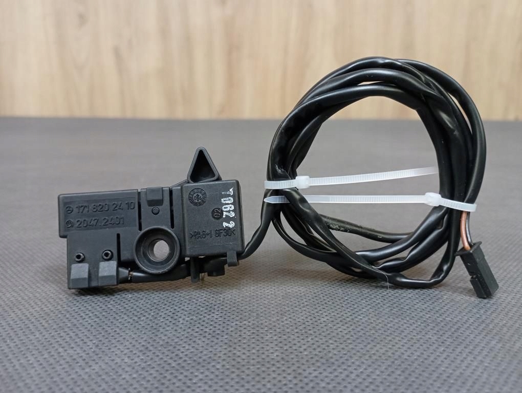 фото №1, Mercedes slk r171 датчик кінцевий шарнір дах a1718202410