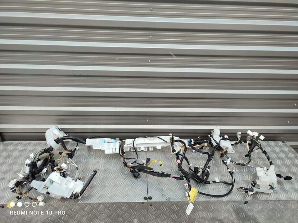 фото №1, Toyota auris ii lift электропроводка pod консоль eu.