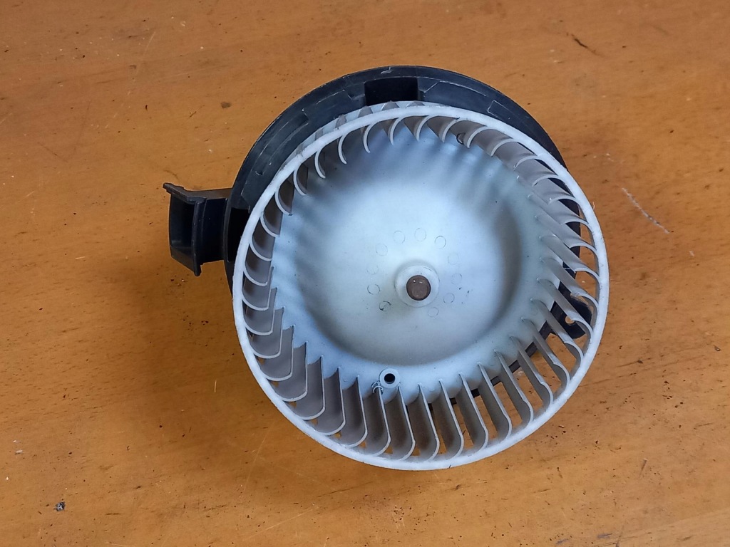 Купить Вентилятор воздуходувка отопителя renault twingo iii ee797001 14-21