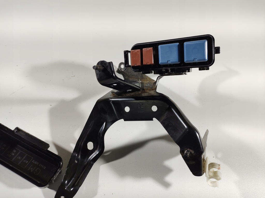 фото №11, Lexus is300h 2.5 13r коробка предохранителей