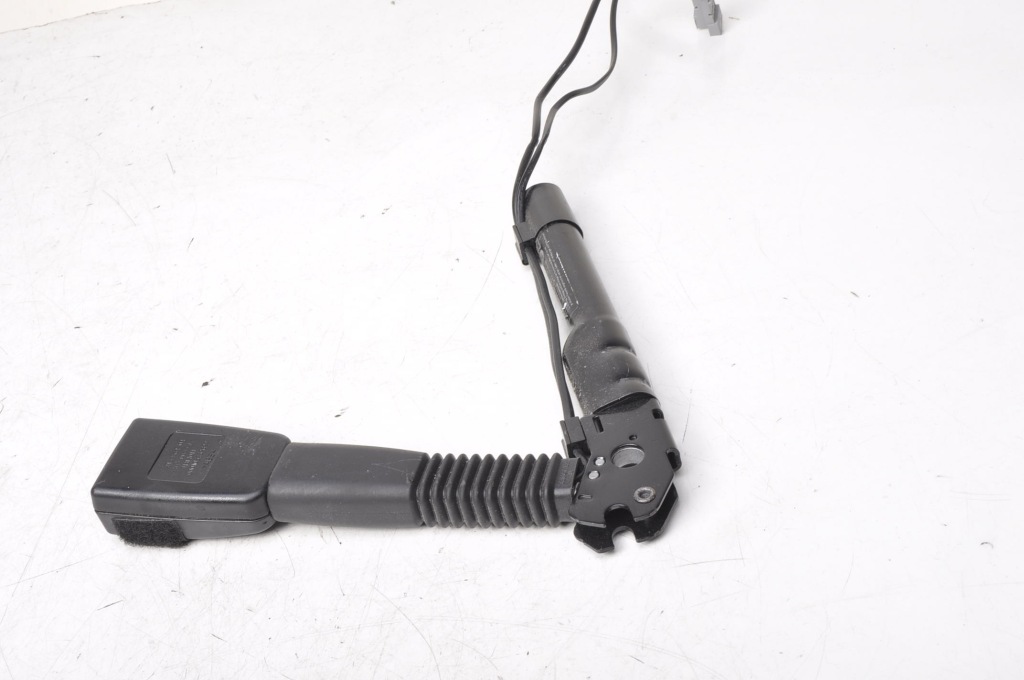 фото №3, Bmw e82 натягувач поперечина безпеки правий 7213564