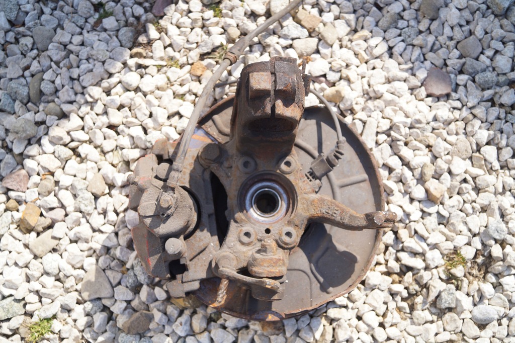 фото №5, Поворотный кулак левый перед vw golf vi