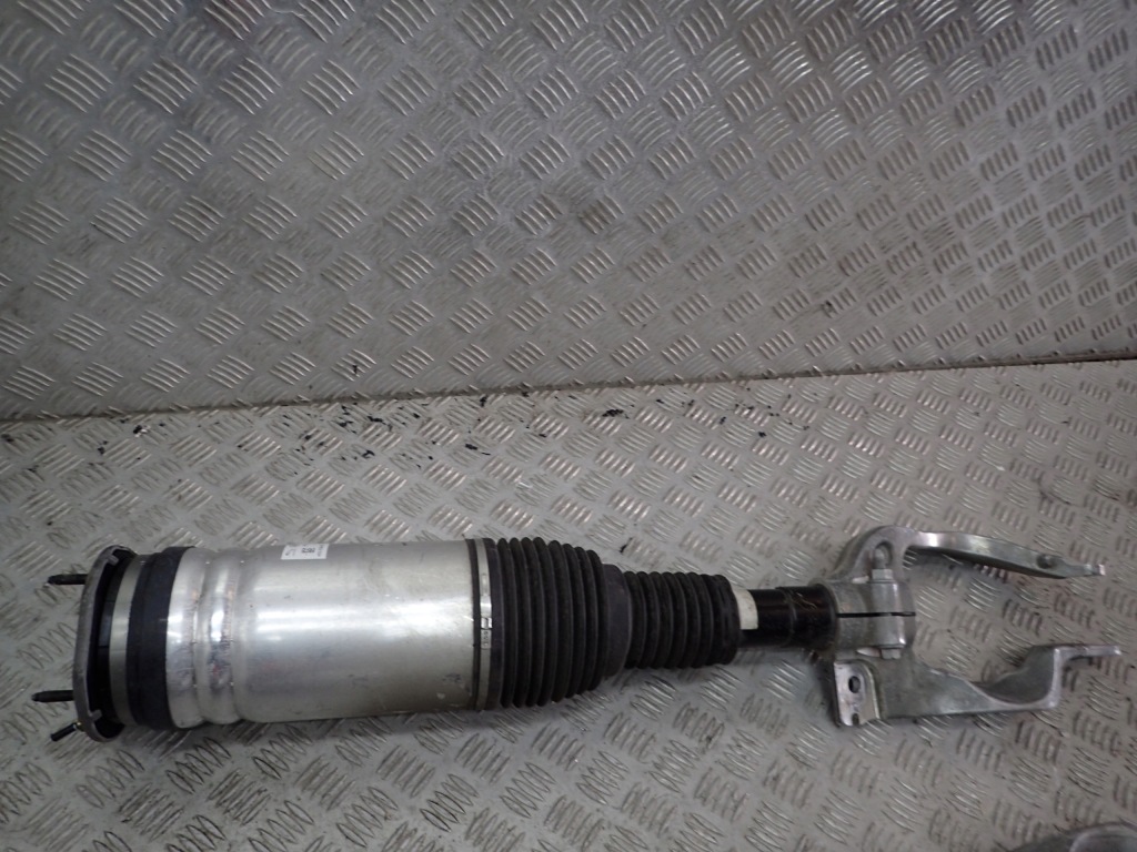 фото №1, Land rover discovery 5 амортизатор l hy32-3c286-be