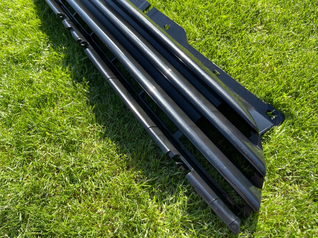 Mini cooper r56 решётка радиатора решётка  радиатора 160843-00 166149-10 Недорого