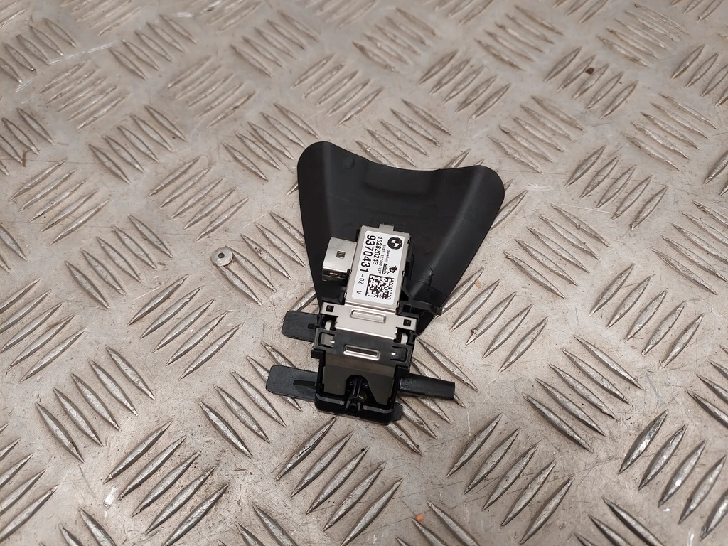 фото №5, Bmw x1 f48 f49 9370431 с передний камеры