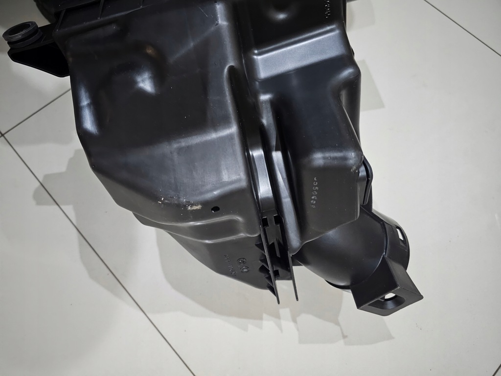 фото №7, Volvo оригинальный номер 31338030 корпус фильтра воздуха volvo xc60 xc70 s80 v70 3.2 benz