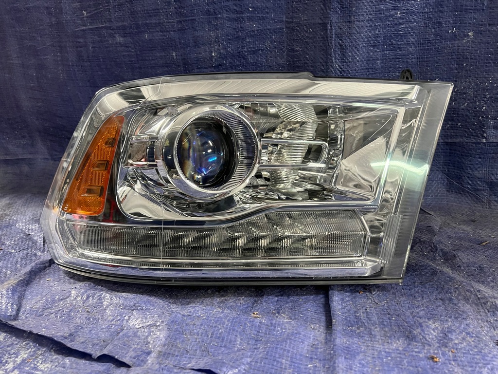 фото №1, Dodge ram 13-19 правая лампа передняя