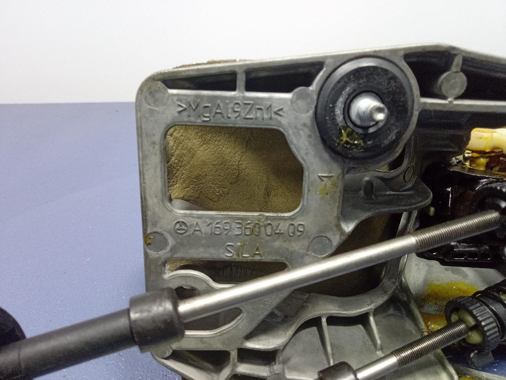 Mercedes b klasa w245 рычаг переключения передач тросы механическая коробка передач a1693600409 Недорого