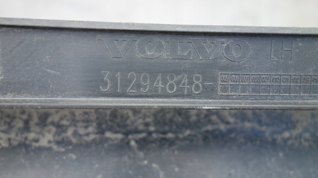 Volvo xc60 2008-2012 лівий поріг накладка поріг ліва Зі Шроту