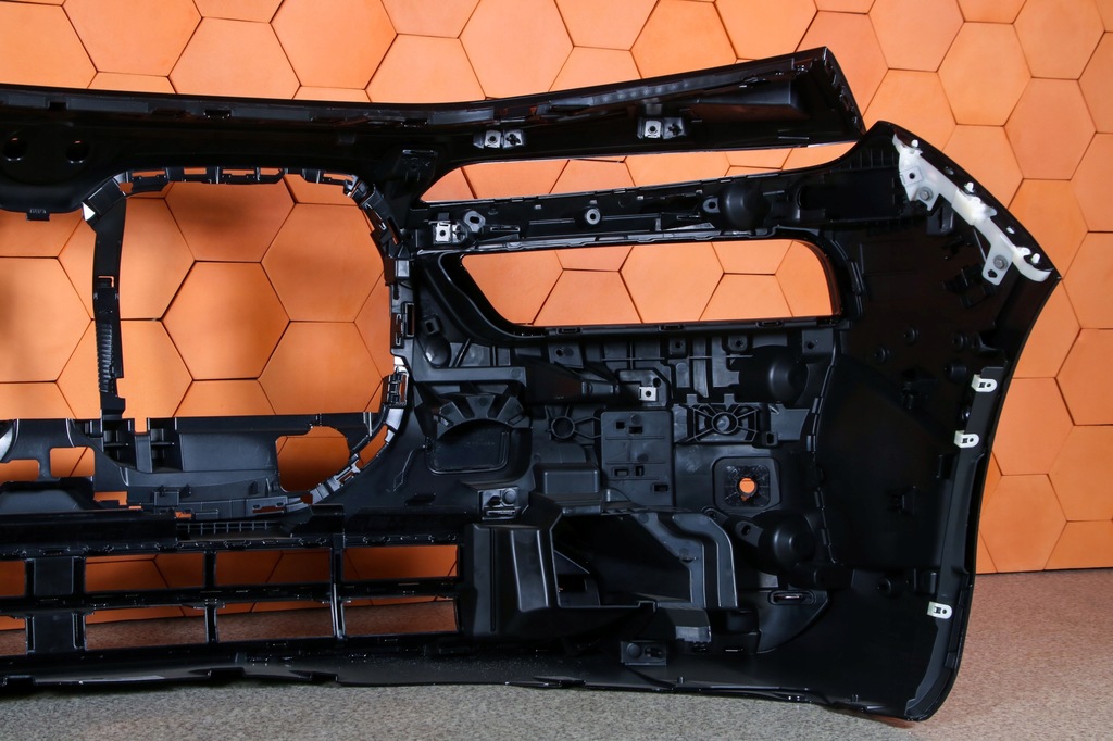 фото №10, Bmw 7 g70 i7 бампер перед передний цвет 475