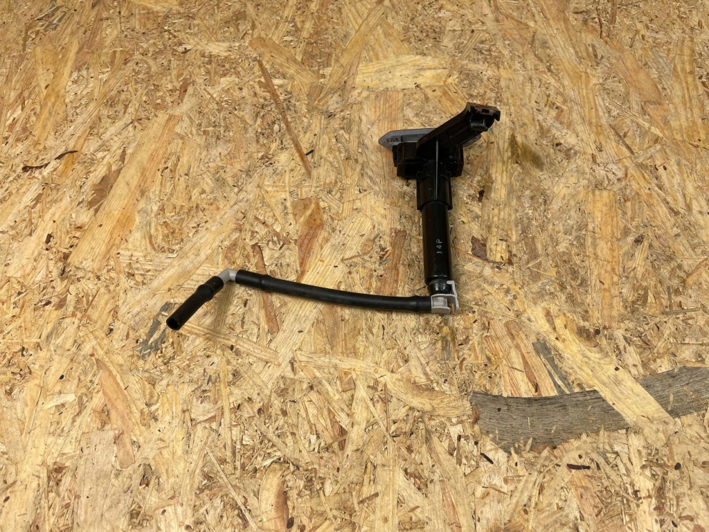 Насадка розпилювача омивач правий перед lexus ux 85353-76030 2018- Зі Шроту