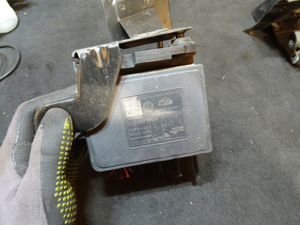 фото №1, Seat leon iii насос abs 5q0907379r