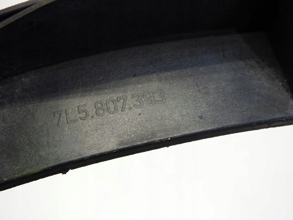 Напрямна бампера лівий задня porsche cayenne i 7l5807393 Оригінал