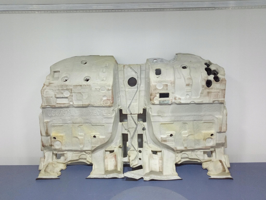 фото №14, Bmw ix1 x1 u11 обшивка пол задняя 9462331