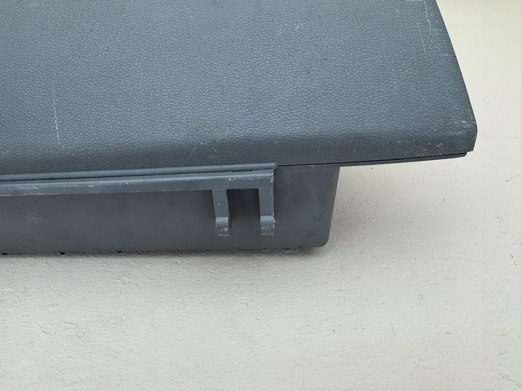 фото №9, Hyundai h350 14r- нижний бардачок консоли 84722-59000