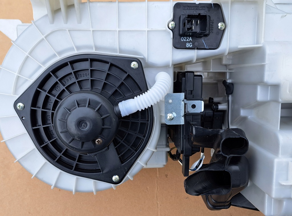 фото №7, Mitsubishi lancer viii обігрівач комплектна 7800a034