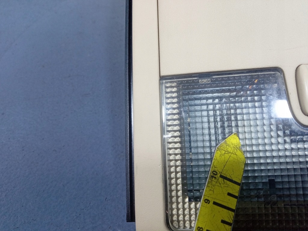 фото №11, Audi a6 c5 лампа стельовий перед передня beż 4b0867599c