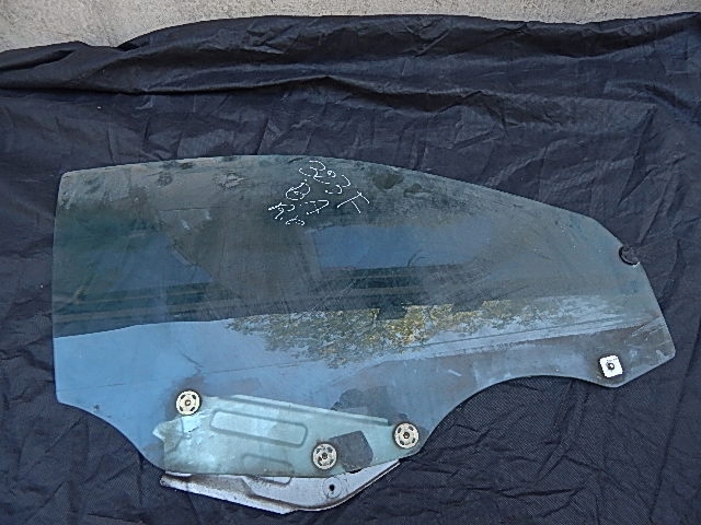 Купить Стекло дверь правый  передок  mazda 323 f ba 94-98